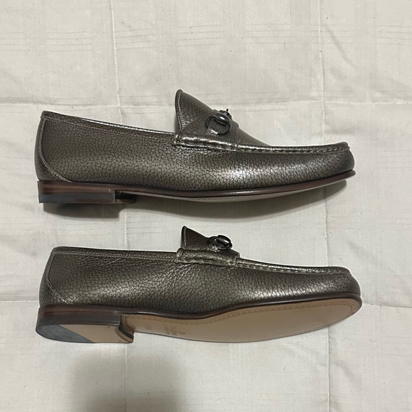 Men’s Gucci Horsebit Loafers in platinum metallic leather - Picture 5 of 9